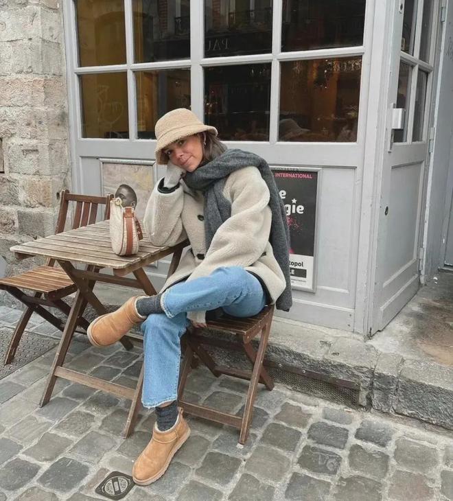 ”才是今年最流行的穿搭时髦又好看！AG真人登录入口“牛仔裤＋这双鞋(图12)