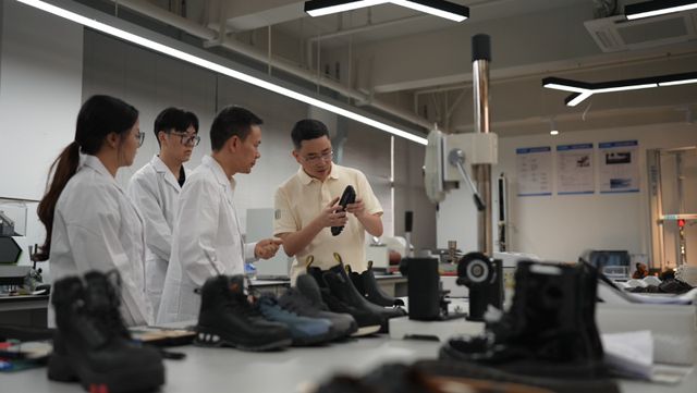 品牌这家温州老鞋厂店播突围AG真人从外贸代工厂到国货(图3)